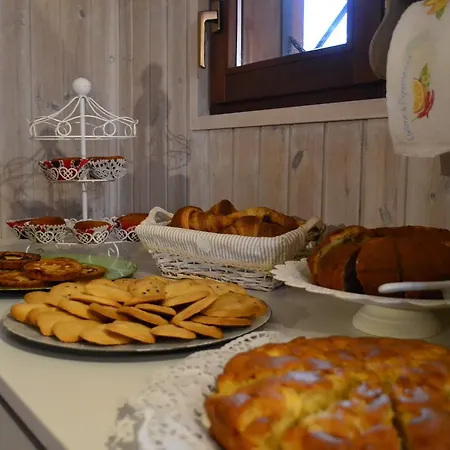 Alojamento de Acomodação e Pequeno-almoço Foresteria Simona Colico