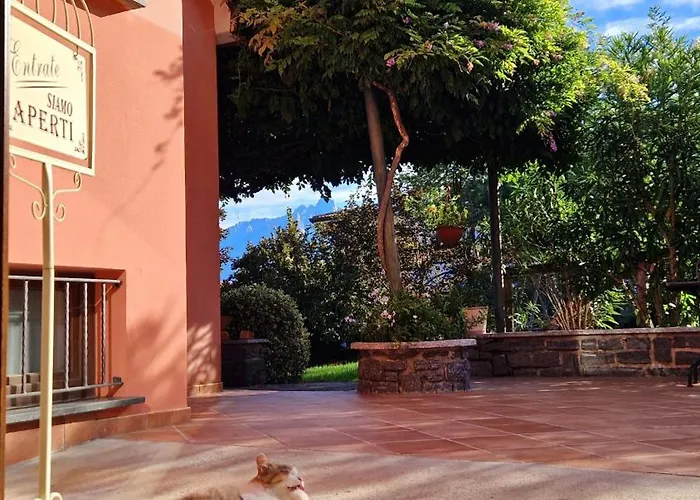 Oda ve Kahvaltı Foresteria Simona Colico